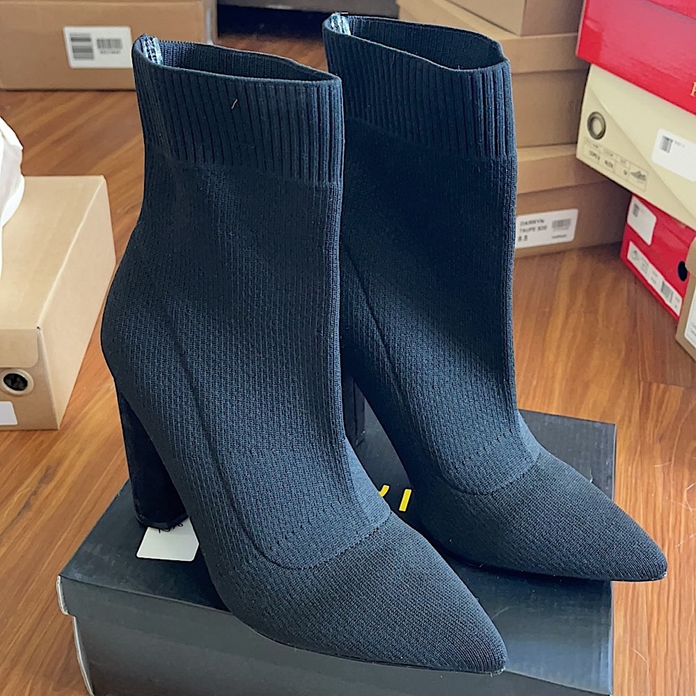 🆕🖤LILIANA: Black Pointed Toe Bootie SIZE 9
